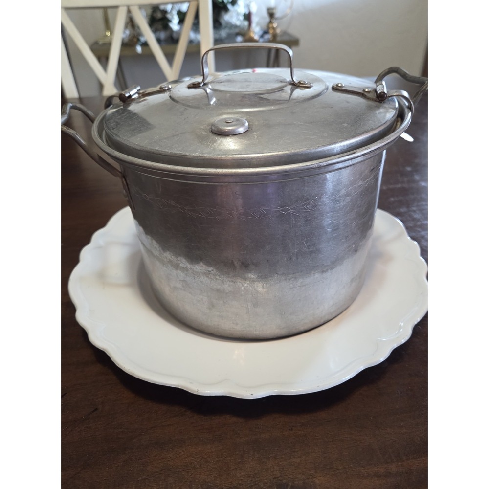 vintage aluminum stock pot or kettle, Marvel Cooker